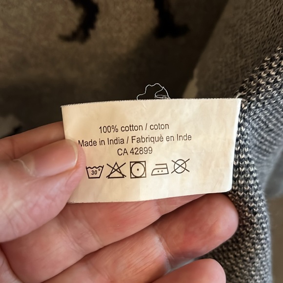 Gray cotton dinosaur print throw - Picture 3 of 4